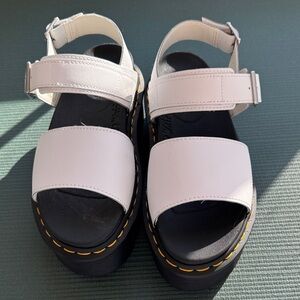Dr. Martens Voss Quad Sandals size 8